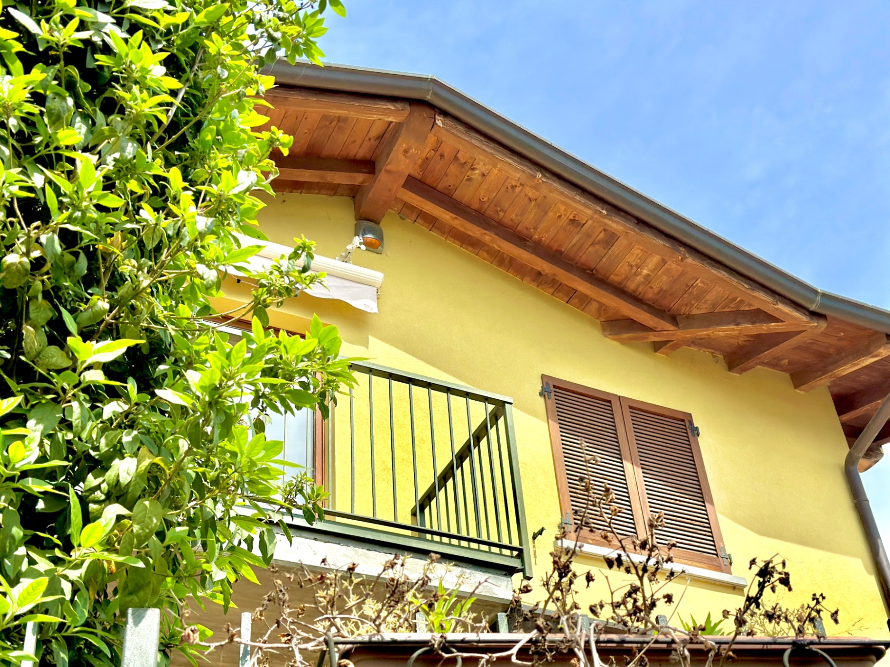 Facciata esterna di Casa Acqua